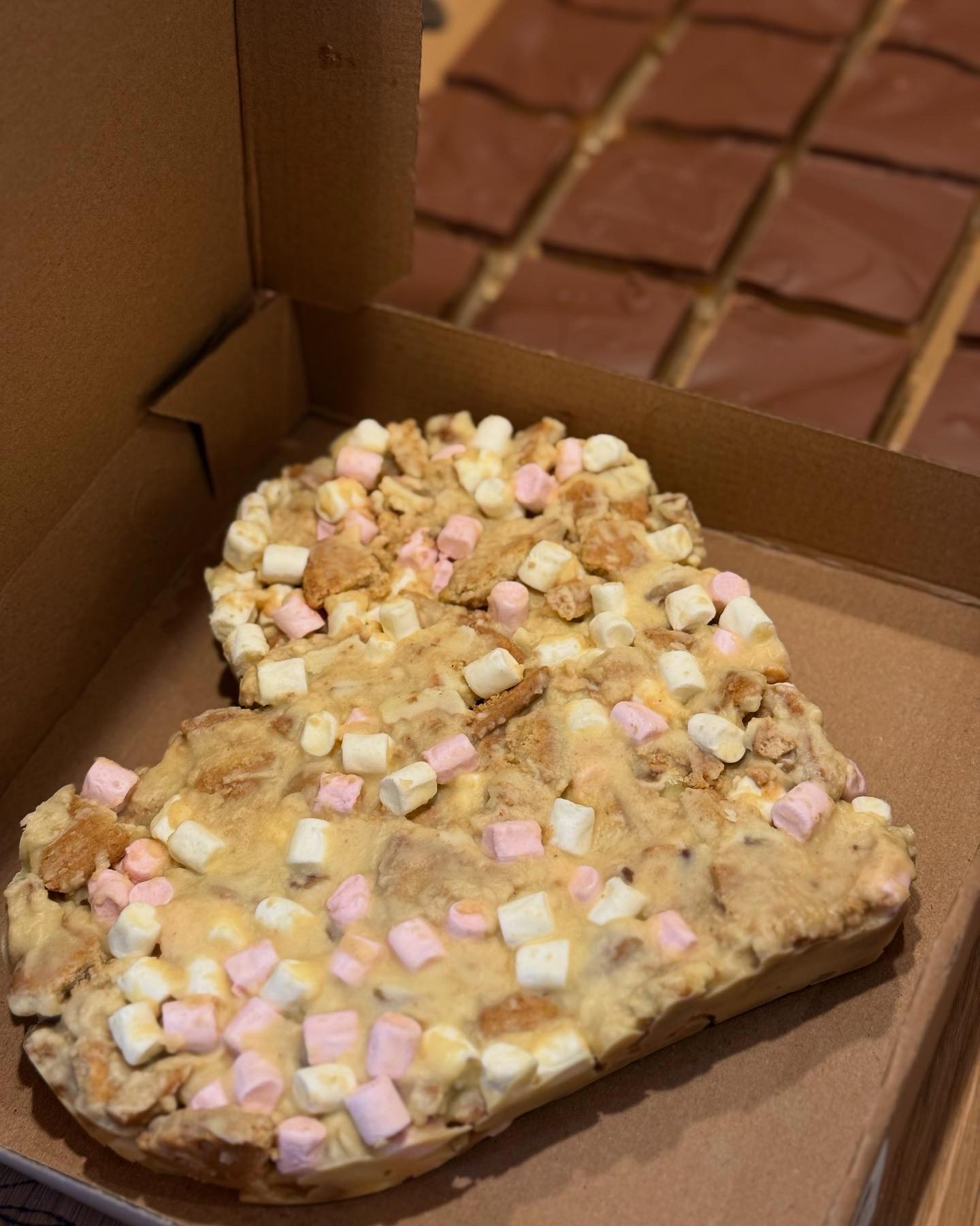 White chocolate and marshmallow rocky road